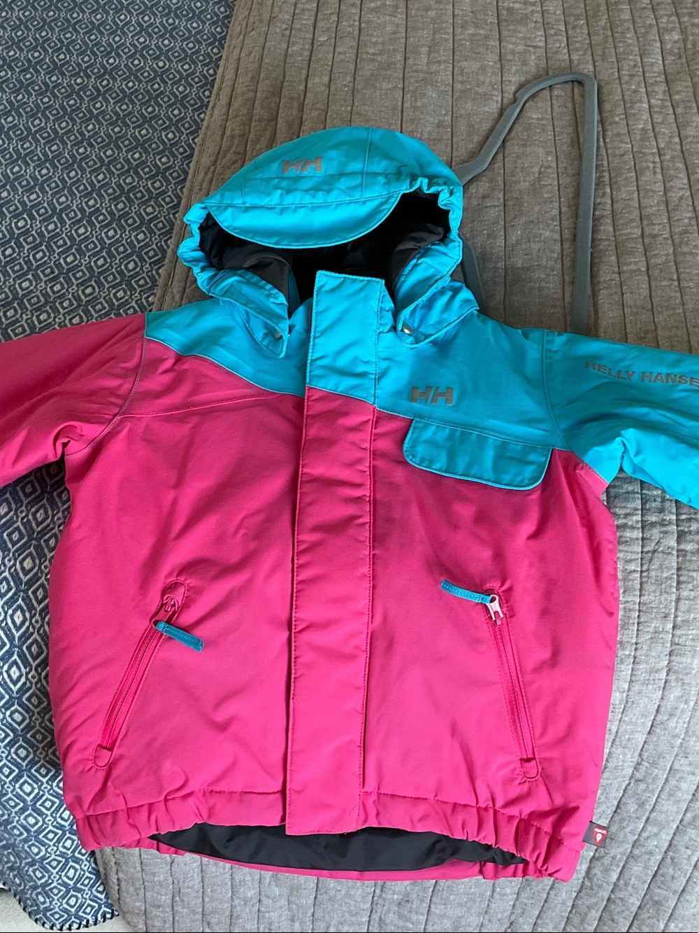 Helly Hansen Kids Pink and Turquoise Hooded Insulated Ski Jacket